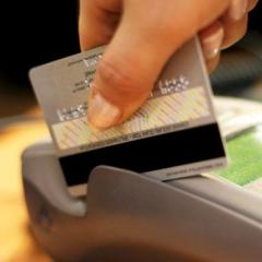 Расплачиваемся кредитной картой Сбербанка: особенности оплаты Где можно рассчитаться картой